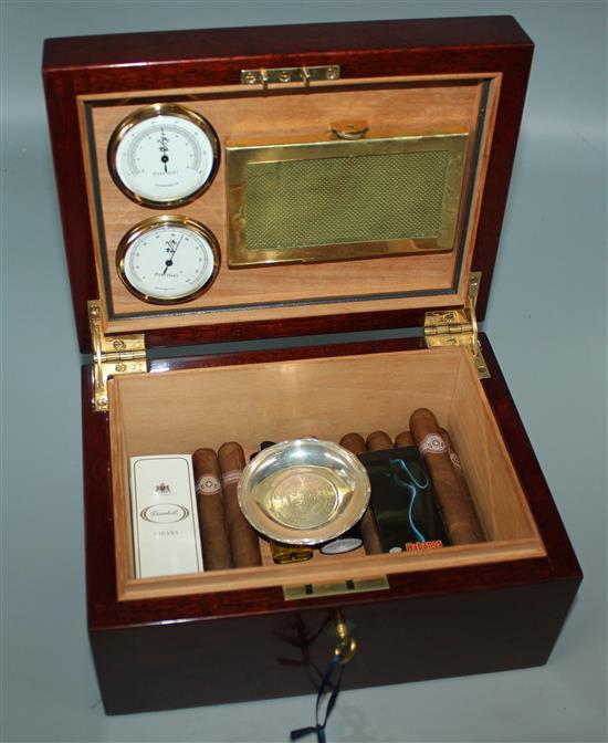 Mahogany cigar humidor